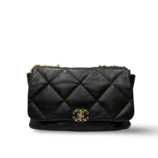 Chanel Classic Lambskin Maxi 19bag Bag - GHW / Black