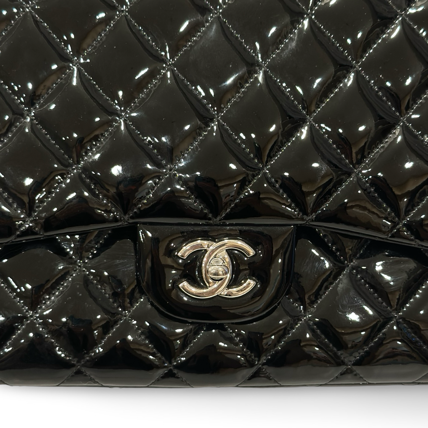 Chanel Jumbo 經典雙蓋菱格紋漆皮 - 黑 / 銀扣