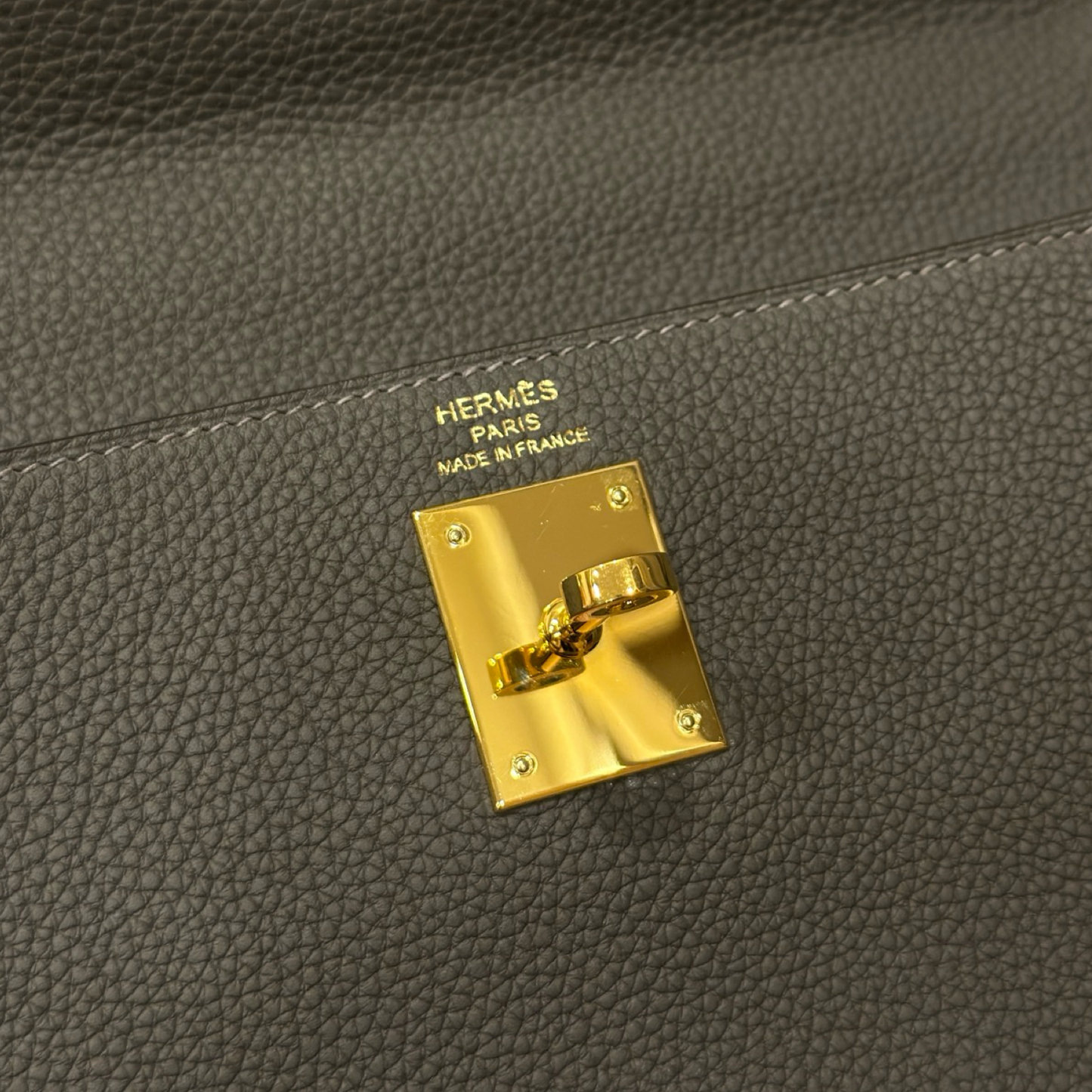 Hermes Togo Kelly 28 - GHW / Grey