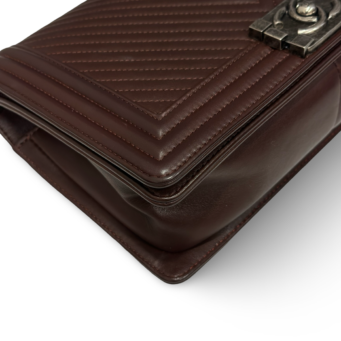 Chanel Chevron Calfskin New Medium Boy Bag - Aged SHW / Burgundy