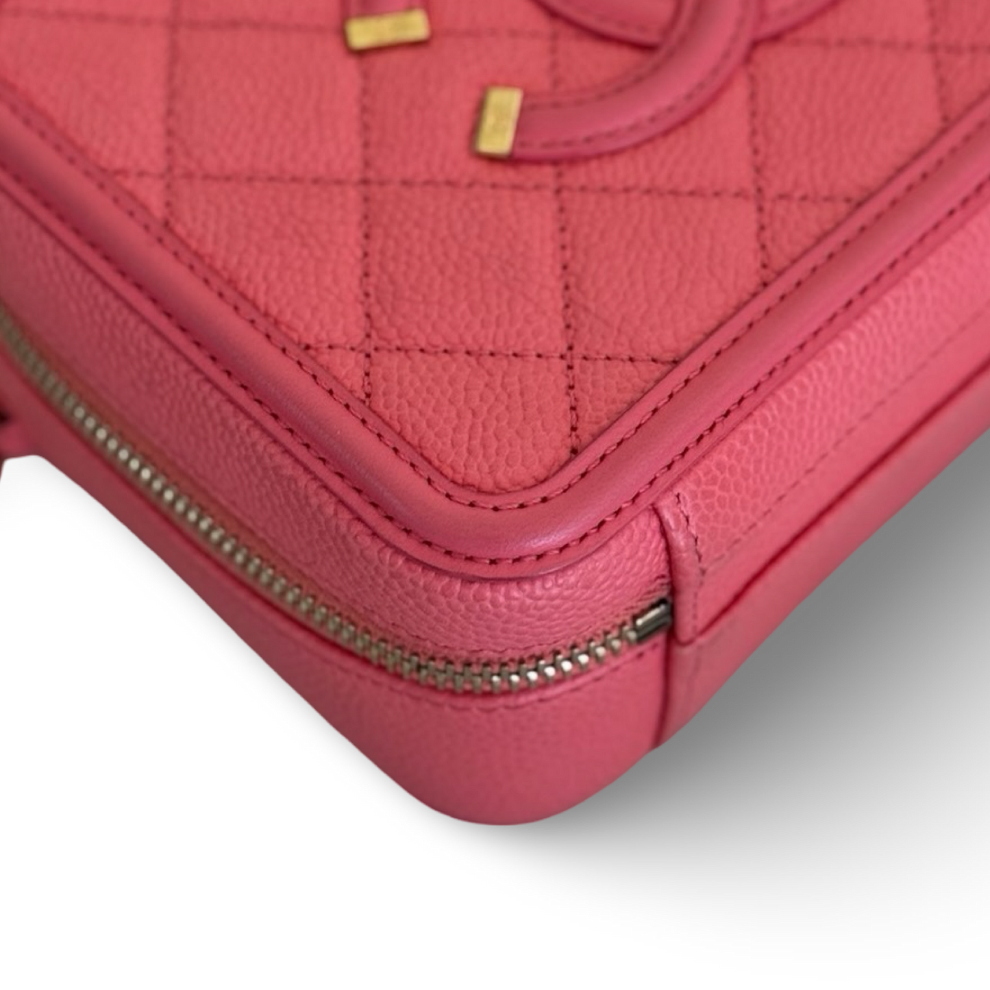 Chanel Quilted Caviar Small Vanity Case - GHW / Light Pink