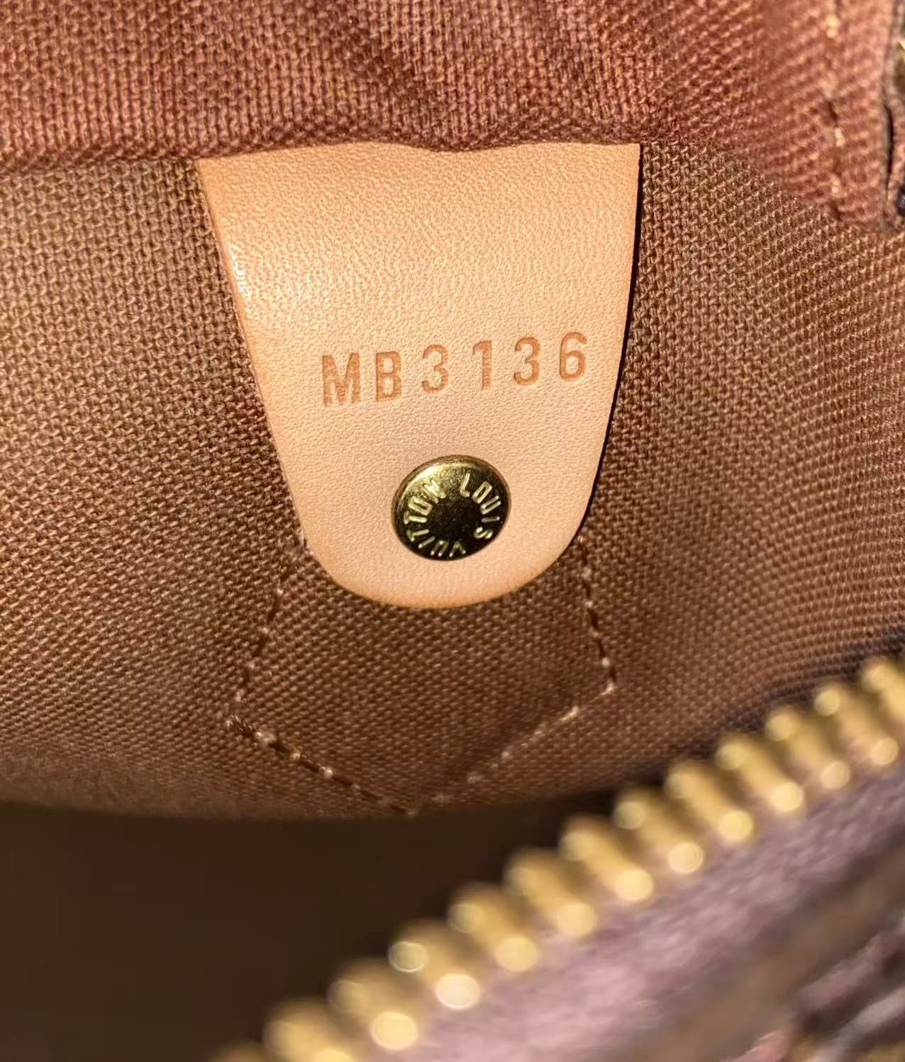 Louis Vuitton Momogram Speedy 25 Bag- Brown / GHW