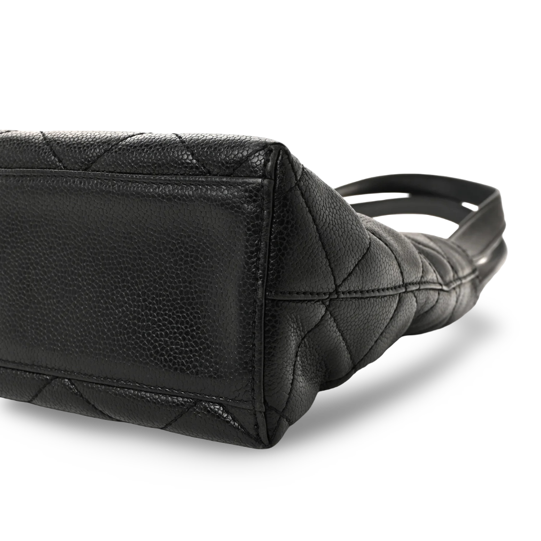 Chanel Vintage Quilted Caviar Hobo Bag - GHW / Black
