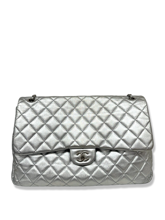 Chanel Quilted Lambskin XXL Airport Single Flap - SHW / Metallic